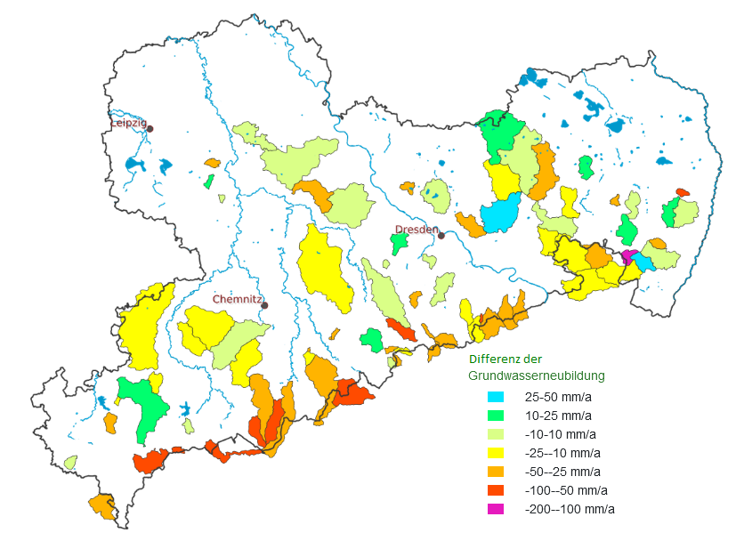 Die Differenz in der Grundwasserneubildung seit 1961 sind als farbige Flächen für die sächsischen Pegeleinzugsgebiete auf einer Karte abgebildet. Im Erzgebirge reduzierte sich die Grundwasserneubildung vielfach stärker als in Mittelsachsen.